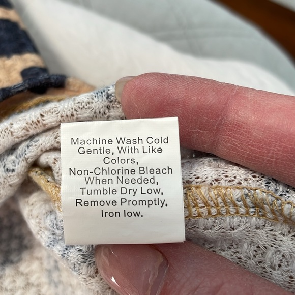 Shein Tan and Navy Animal Print Oversized Lone Sleeve Waffle Knit Top Size M - Picture 7 of 9